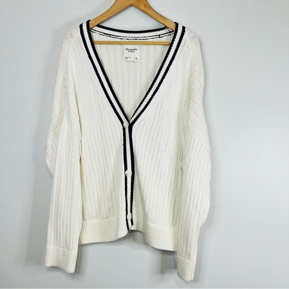 Abercrombie & Fitch Sweaters - Abercrombie & fitch oversized cozy knit cardigan sweater size large